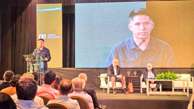 Participantes en el foro “Liderazgos para un nuevo ciclo”, realizado ayer en Santa Cruz.