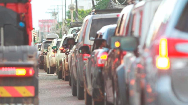 Filas de Autos por combustible