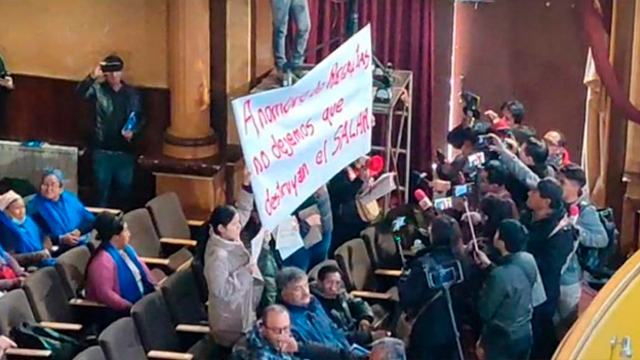 Potosinos expresan rechazo a los contratos