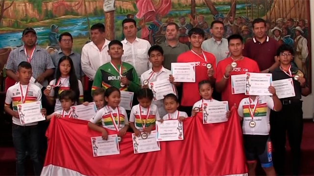 Alcaldía de reconocimiento de deportistas infantiles y juveniles
