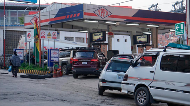 Escasez Combustible YPFB