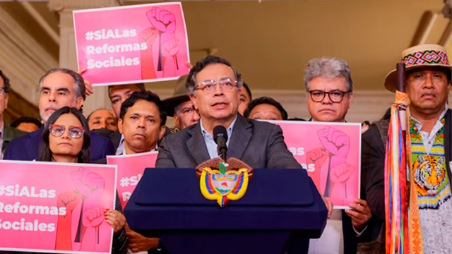 Petro referéndum en Colombia