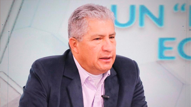 Ministro de Defensa acusó a los empresarios de querer privatizar el abastecimiento de combustible